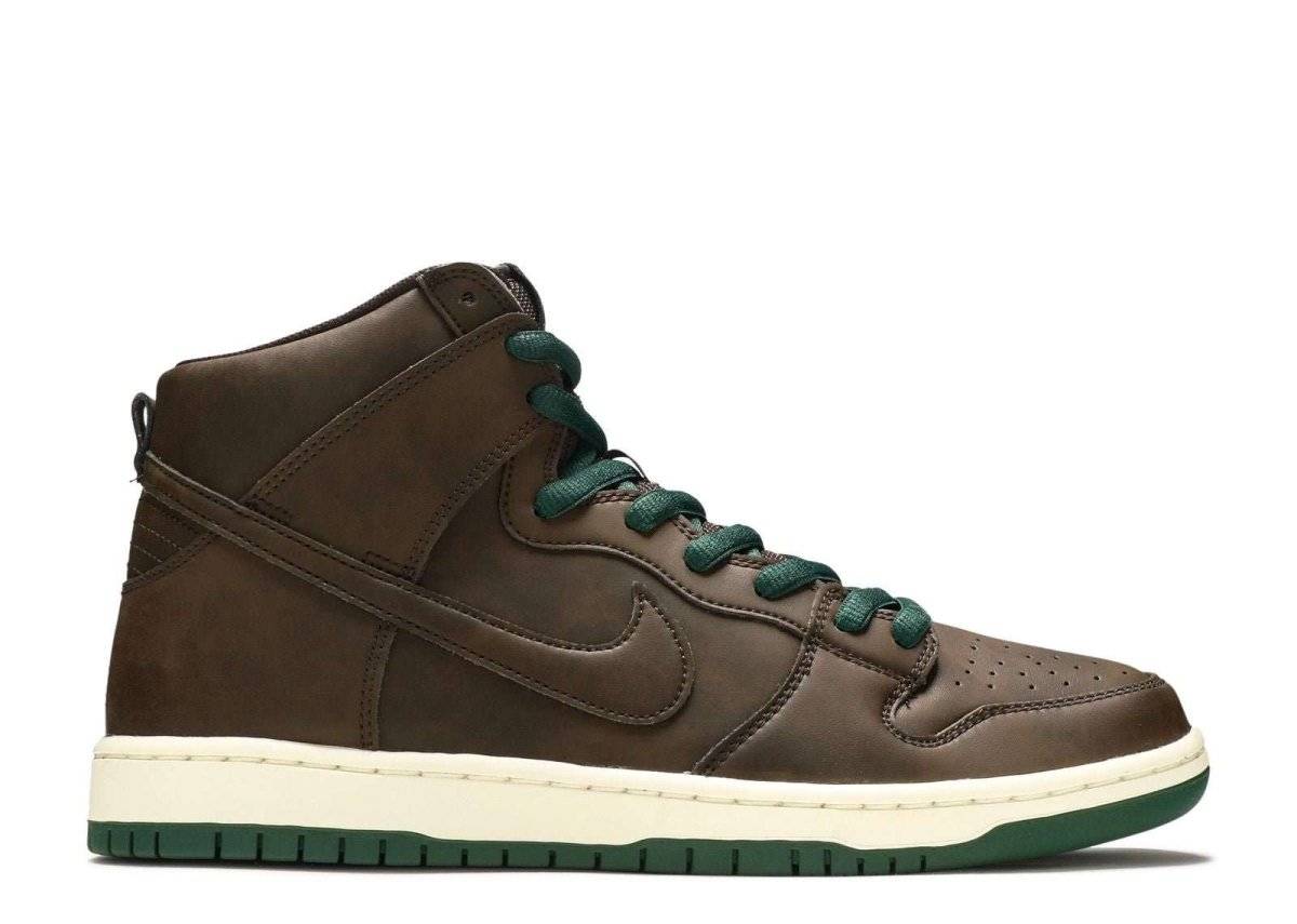 Dunk High SB Baroque Brown sneaker featuring vegan leather upper, unique brown colorway, green laces, and white sole. Stylish and eco-friendly high-top design.