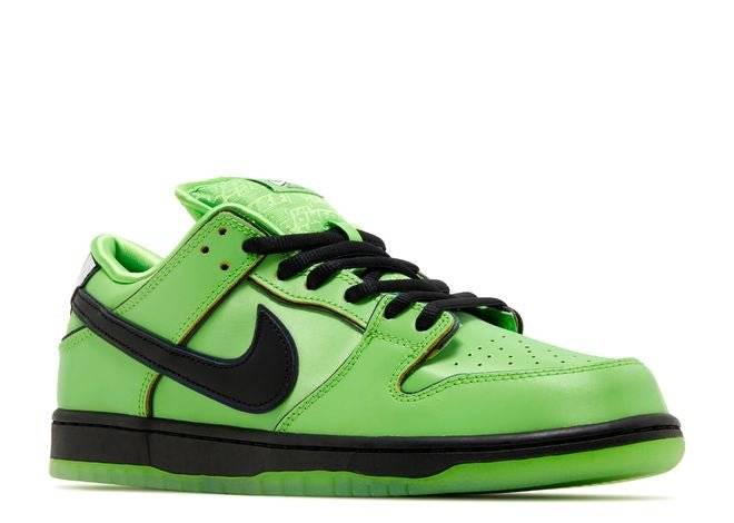 Nike SB Dunk Low Buttercup sneaker showcasing a green upper with black detailing, designed for a striking and unique look.