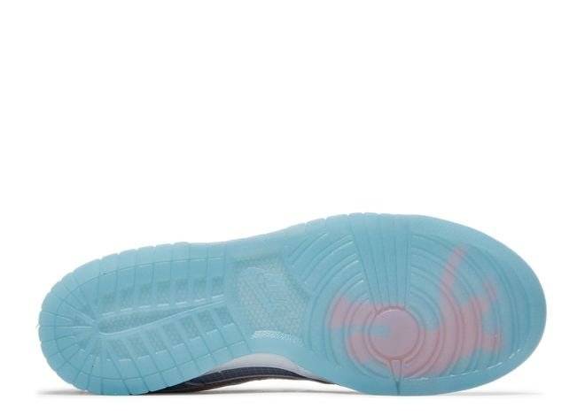 Translucent blue outsole of the Union LA x Dunk Low Argon sneaker with subtle pink graphic details.