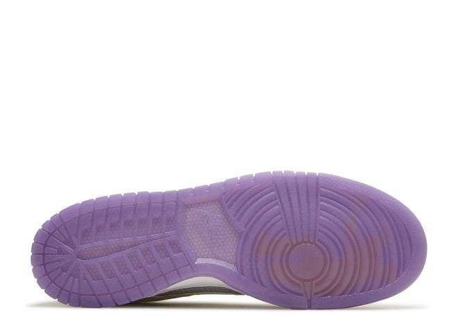 Purple translucent outsole of the Union LA x Dunk Low Court Purple sneaker, highlighting its unique design and traction pattern.